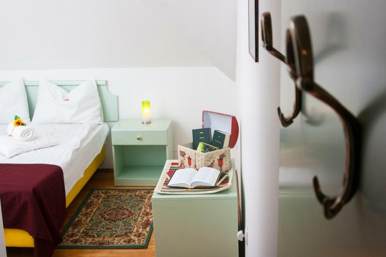 Clermont Guest house *